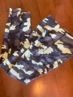 lululemon athletica Black & Olive Camo Leggings